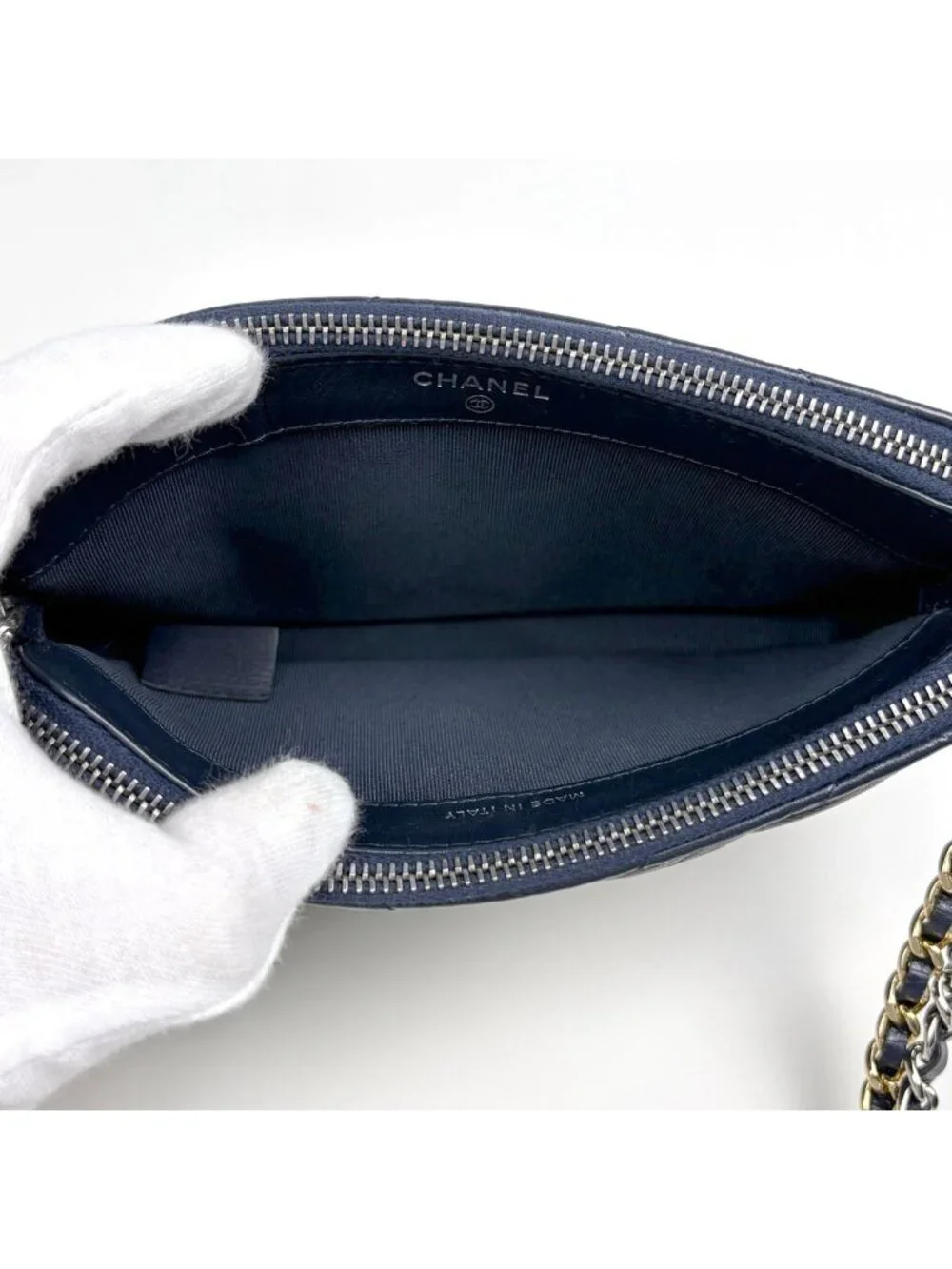 Chanel Shoulder Bag Gabrielle de Chanel Chain Clutch CC Logo V-stitch Leather